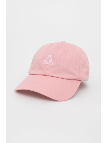Памучна шапка HUF в розово с апликация