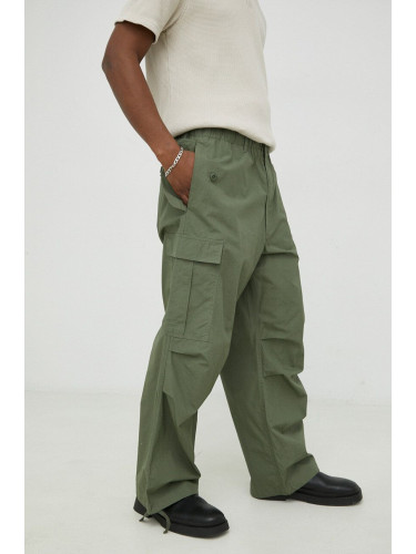 Памучен панталон Samsoe Samsoe в зелено със стандартна кройка