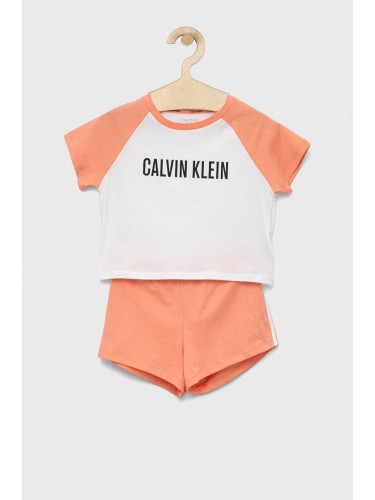 Детска памучна пижама Calvin Klein Underwear в оранжево с десен