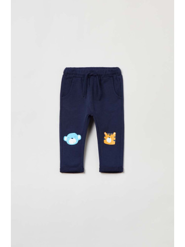 Бебешки памучен спортен панталон OVS в синьо с принт
