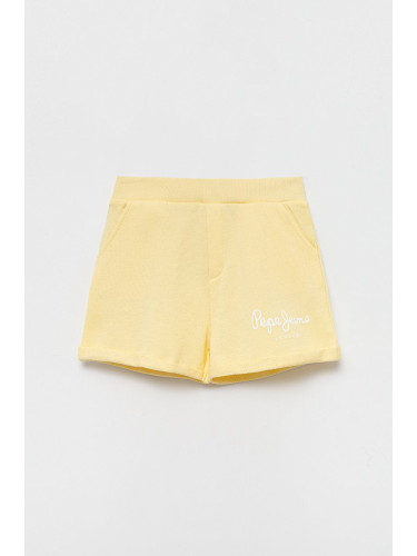 Детски памучен къс панталон Pepe Jeans в жълто с принт с регулируема талия