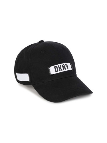 Детска памучна шапка Dkny в черно с апликация