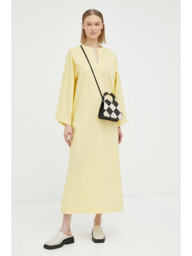 Памучна рокля By Malene Birger в жълто дълъг модел с уголемена кройка