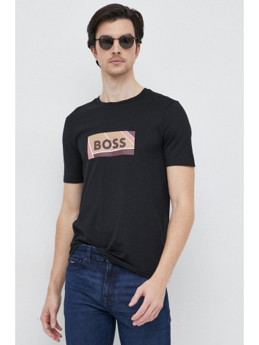 Памучна тениска BOSS в черно с принт