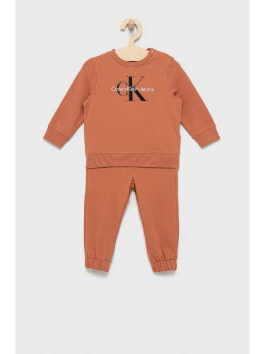 Детски анцуг Calvin Klein Jeans в оранжево