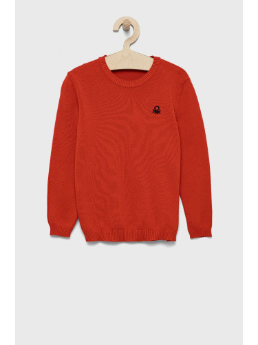 Детски памучен пуловер United Colors of Benetton в червено от лека материя