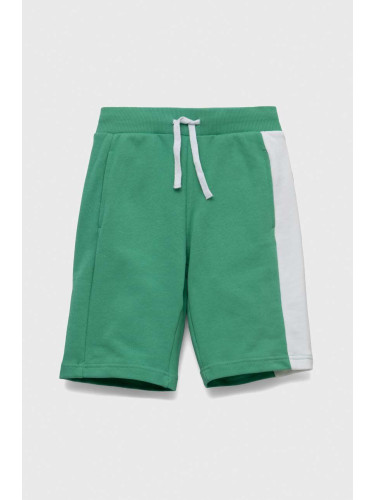 Детски памучен къс панталон United Colors of Benetton в зелено с регулируема талия