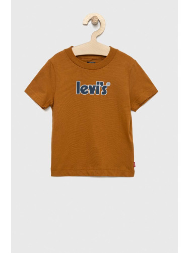 Детска памучна тениска Levi's в кафяво с принт