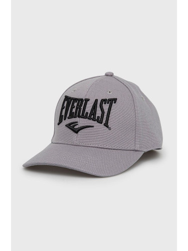 Памучна шапка Everlast в сиво с апликация