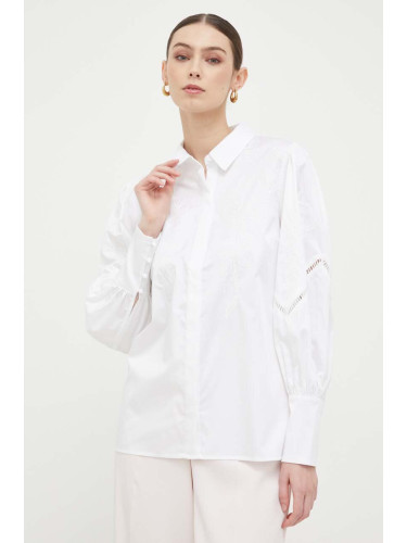 Ленена риза Guess в бяло със стандартна кройка с класическа яка