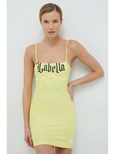 Рокля LaBellaMafia в жълто къс модел с кройка по тялото