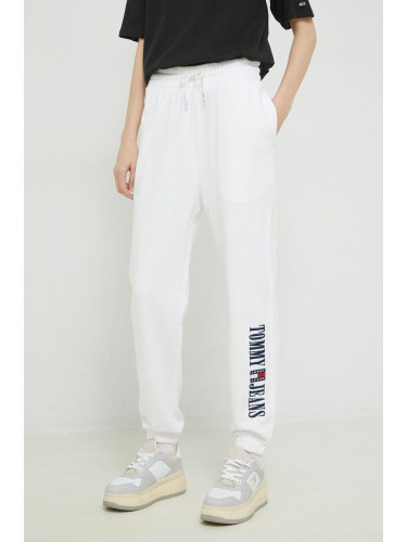 Спортен панталон Tommy Jeans в бяло с принт