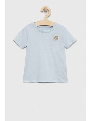 Детска памучна тениска Guess в синьо с апликация