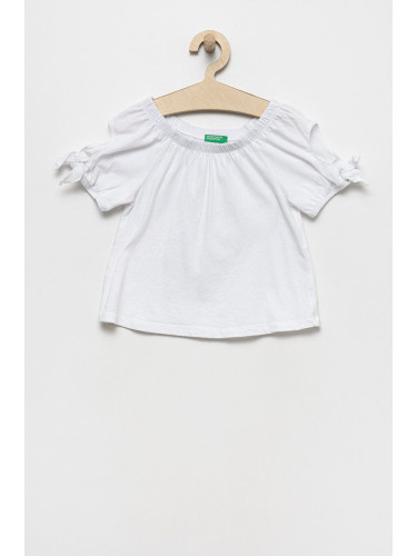 Детска тениска United Colors of Benetton в бяло с изчистен дизайн
