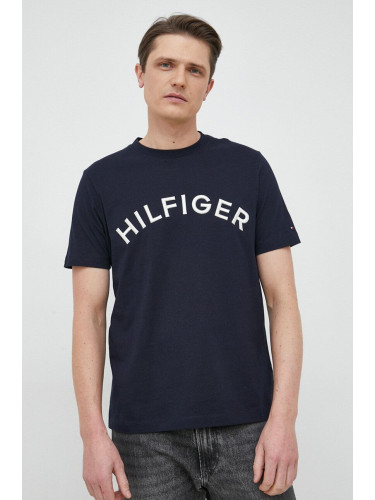 Памучна тениска Tommy Hilfiger в тъмносиньо с десен