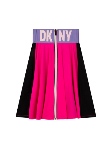 Детска пола Dkny в розово къс модел разкроен модел