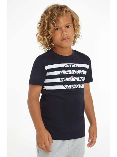 Детска памучна тениска Tommy Hilfiger в тъмносиньо с апликация