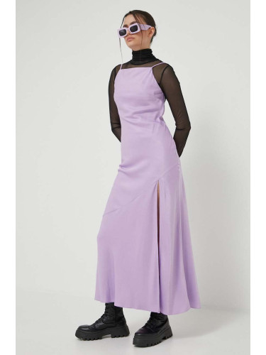 Рокля Abercrombie & Fitch в лилаво дълъг модел с кройка по тялото