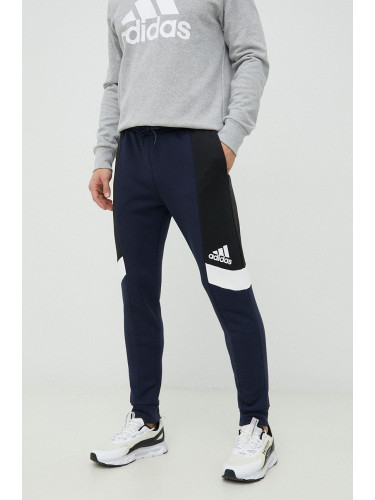 Спортен панталон adidas в тъмносиньо с десен