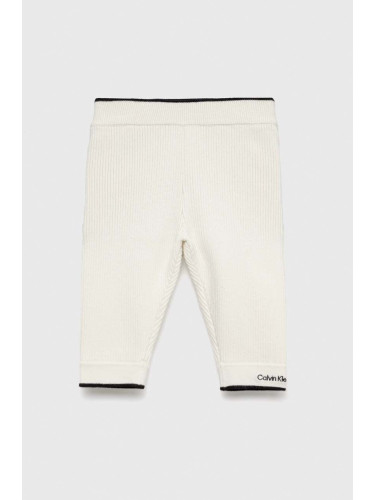 Детски спортен панталон Calvin Klein Jeans в бяло с изчистен дизайн