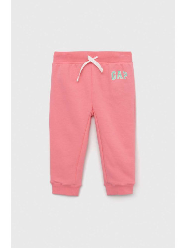Детски спортен панталон GAP в розово с принт