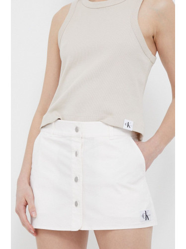 Пола Calvin Klein Jeans в бяло къс модел със стандартна кройка