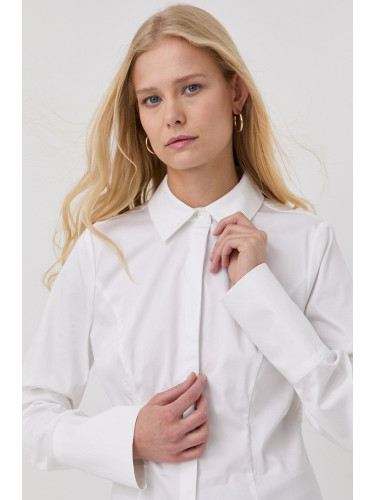 Риза Notes du Nord дамска в бяло с кройка по тялото с класическа яка