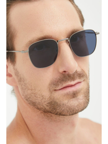 Слънчеви очила Tommy Hilfiger в златисто