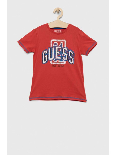 Детска памучна тениска Guess в червено с принт