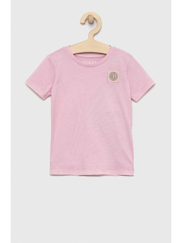 Детска памучна тениска Guess в розово с апликация