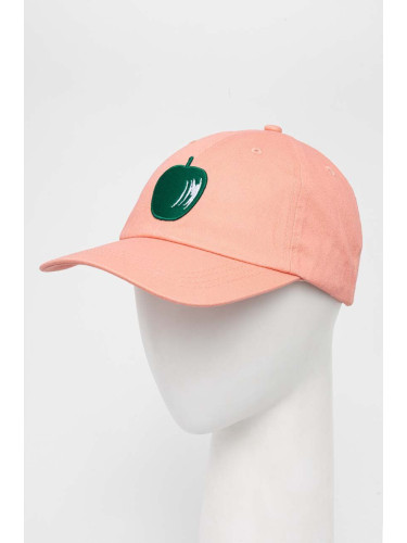 Памучна шапка с козирка United Colors of Benetton в розово с апликация