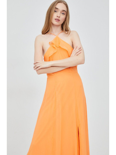 Рокля Vero Moda в оранжево дълъг модел разкроен модел