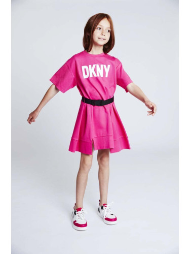 Детска рокля Dkny в розово къс модел с уголемена кройка