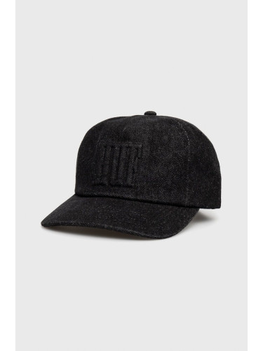 Памучна шапка HUF в черно с изчистен дизайн