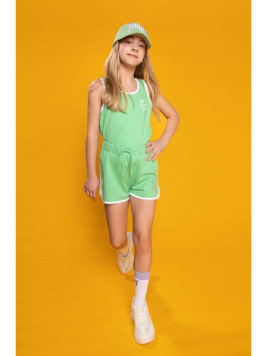 Детски памучен къс панталон Coccodrillo в зелено с апликация с регулируема талия