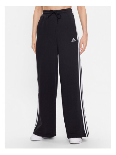 adidas Долнище анцуг HZ5747 Черен Regular Fit