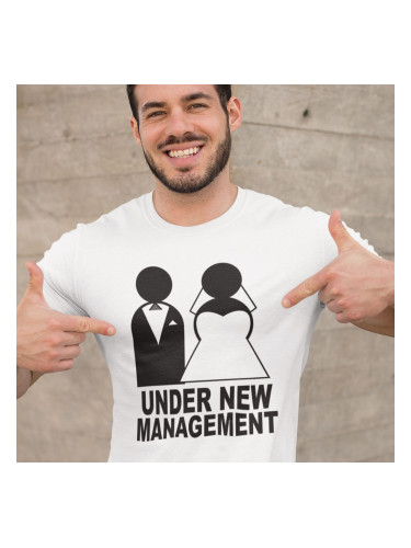 Тениска с щампа Under New Management