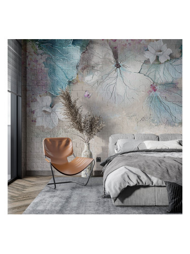 Цветя в стената