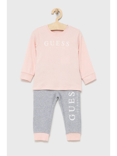 Детска пижама Guess в розово с принт