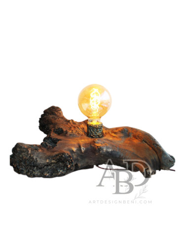 Бутикова арт интериорна лампа от driftwood с артистичен характер