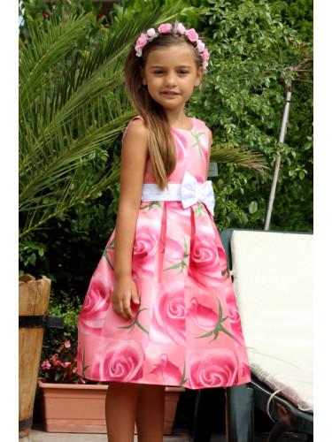 Официална детска рокля в прасковено с коланче на цветя 