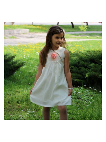 Лятна детска рокля в екрю от кенар с цвете
