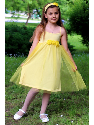 Лятна детска рокля в жълто с тюл и с тънки презрамки