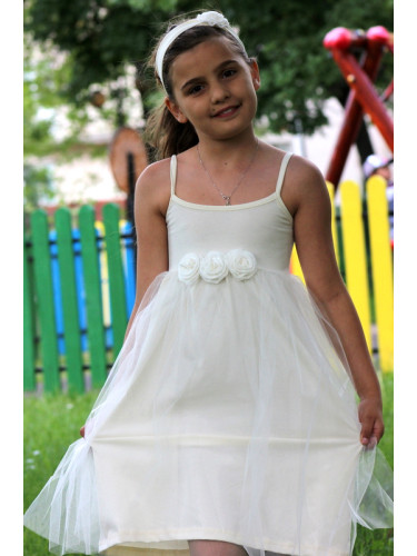 Лятна детска рокля в екрю с тюл и тънки презрамки