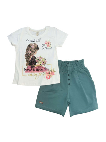Детски комплект от тениска в бяло и къси панталоки в масленозелено