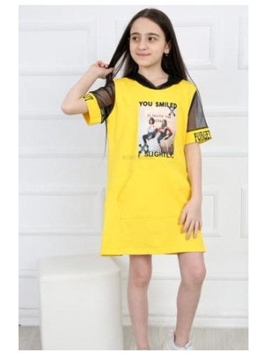 Детска рокля с къс ръкав и качулка в жълто 4346645