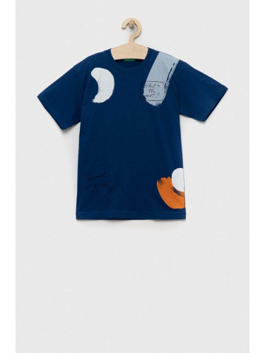 Детска памучна тениска United Colors of Benetton в тъмносиньо с принт