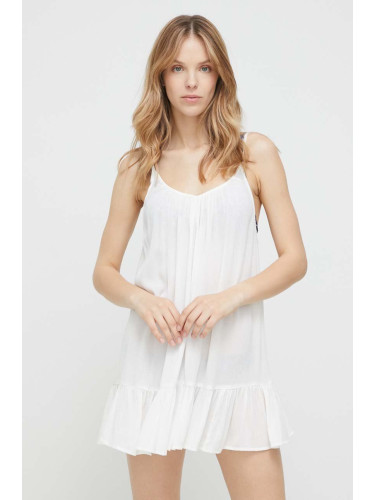 Плажна рокля Hollister Co. в бяло