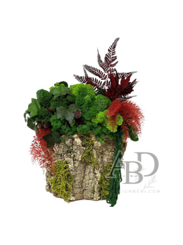 Голяма кашпа от натурален корк със скандинавски мъх, папрат и евкалипт