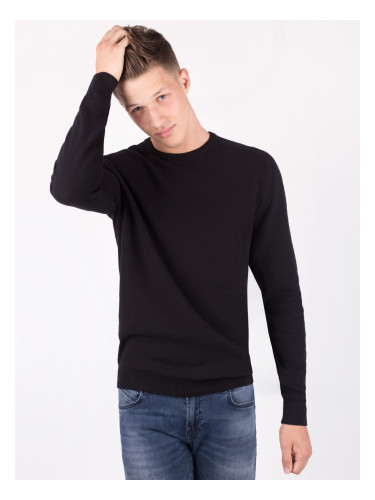 Памучен пуловер в черно